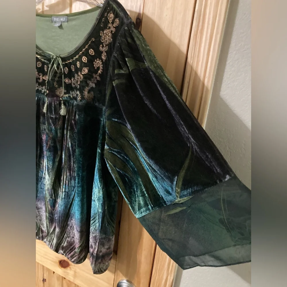 Roz & Ali Green Velvet Bohemian Blouse - Picture 4 of 5